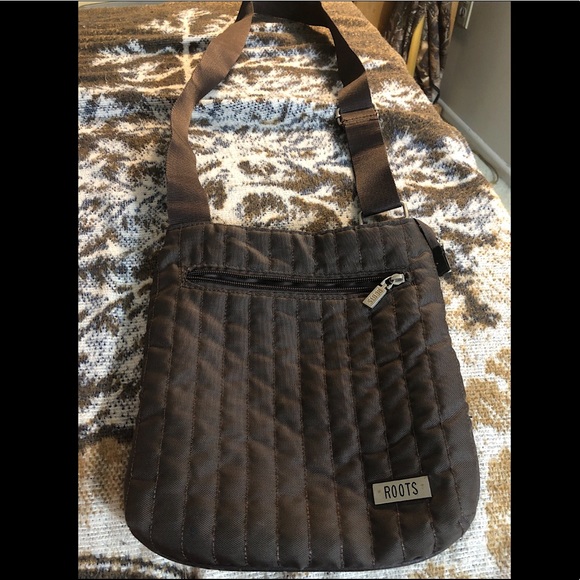 Roots Purse - Picture 1 of 4